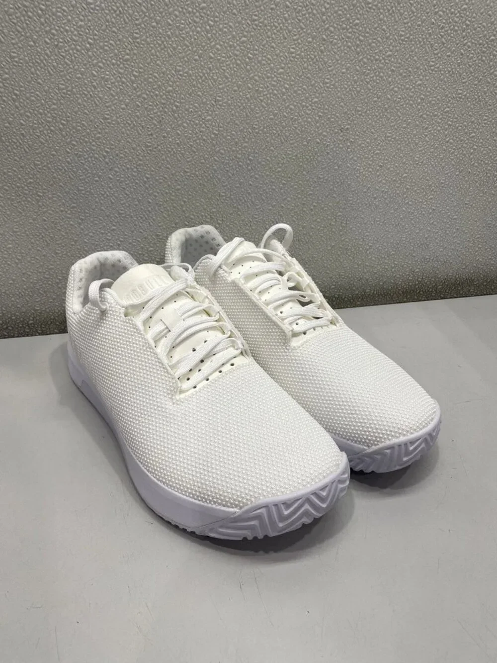 NOBULL Unisex White Training Sneakers M6.5 W8